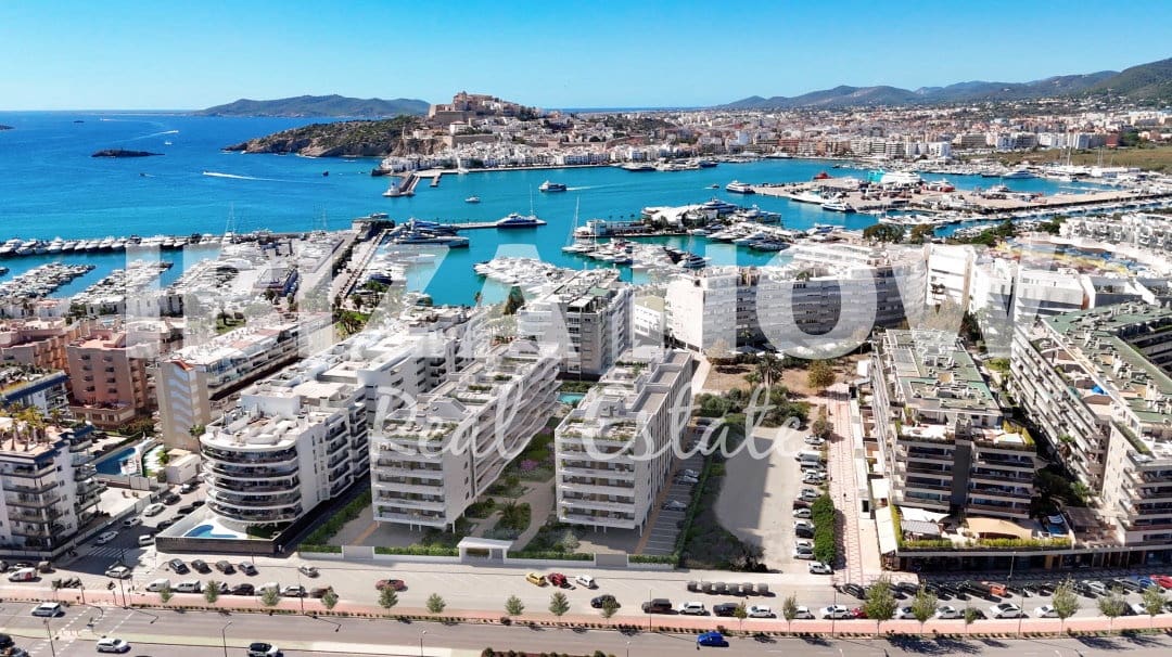 Apartamento de 2 habitaciones en Ibiza / Eivissa ciudad en venta con piscina garaje - 785.000 € (Ref: 8633982)