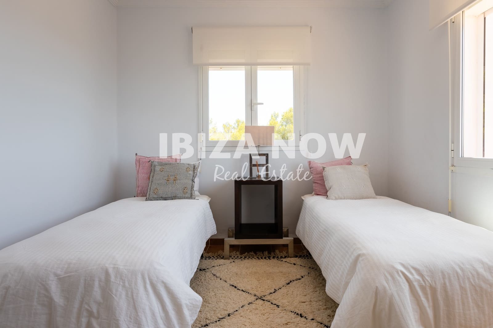 5 soverom Villa til salgs i Talamanca med svømmebasseng - € 3 850 000 (Ref: 8658070)