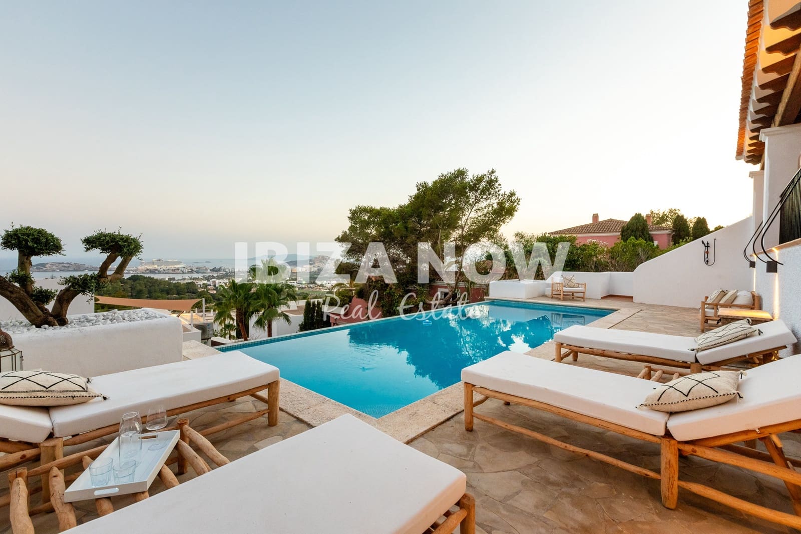 5 soverom Villa til salgs i Talamanca med svømmebasseng - € 3 850 000 (Ref: 8658070)