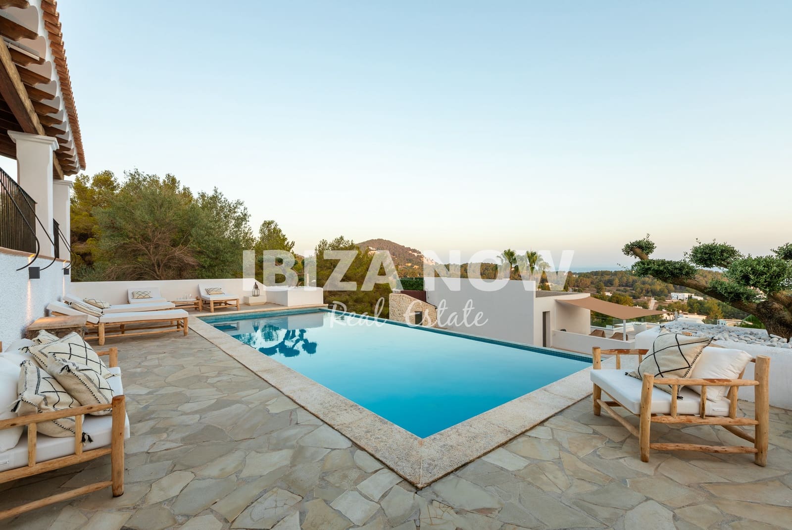 5 soverom Villa til salgs i Talamanca med svømmebasseng - € 3 850 000 (Ref: 8658070)