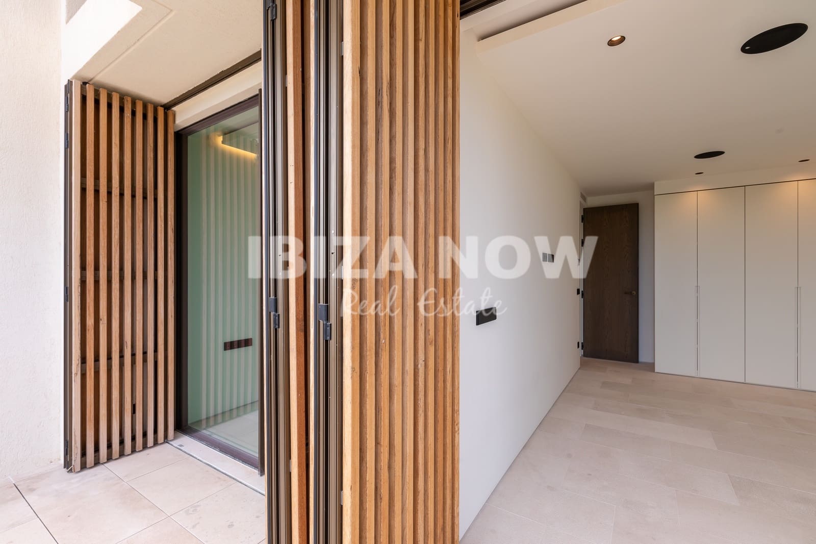 3 bedroom Apartment for sale in Talamanca with pool - € 1,700,000 (Ref: 8895184)