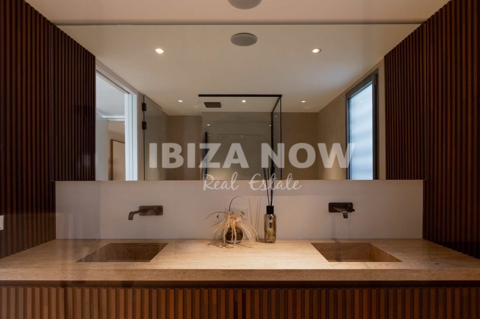 4 sypialnia Apartament na sprzedaż w Talamanca z basenem - 5 990 000 € (Ref: 8895185)