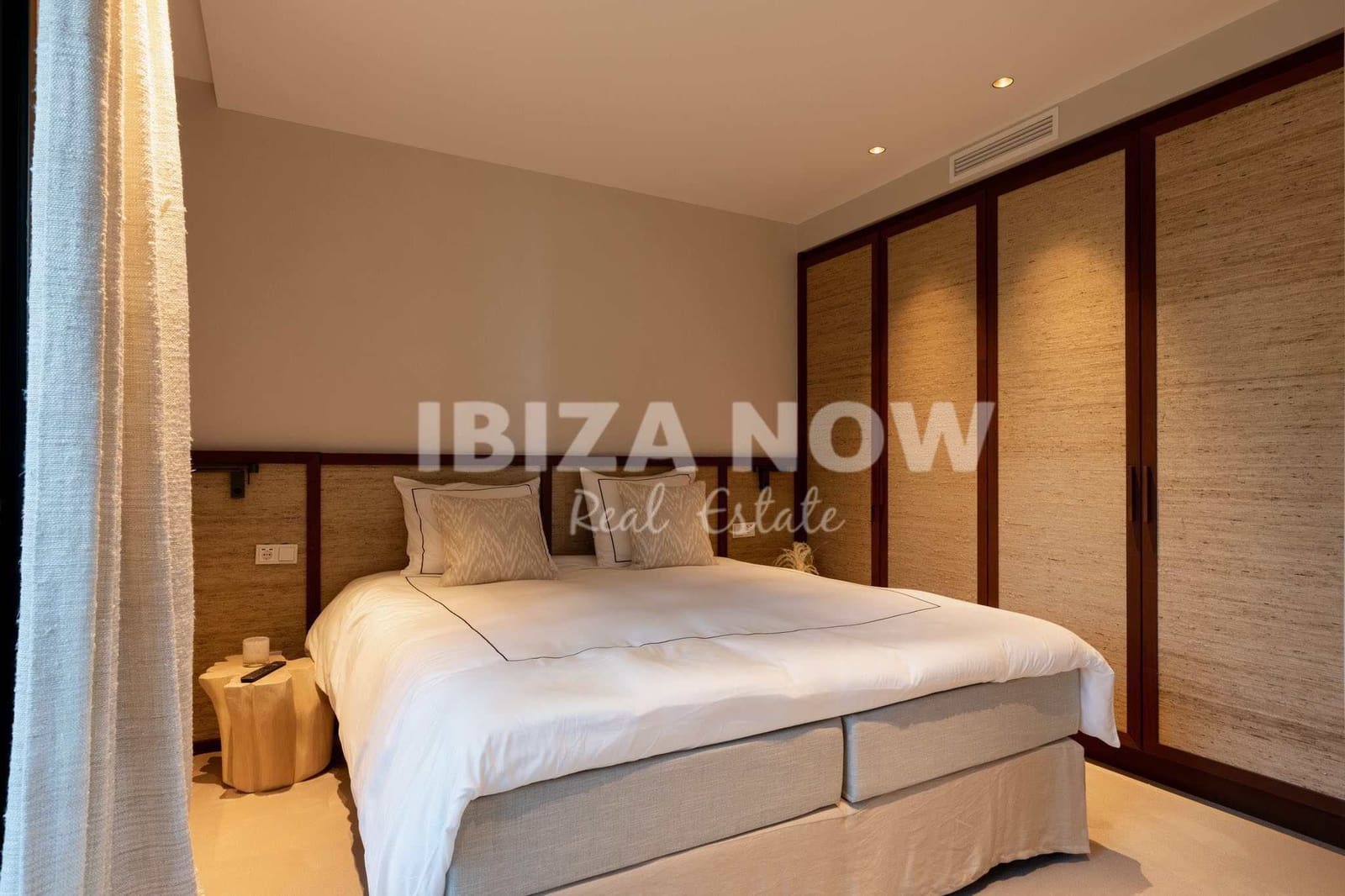 4 sypialnia Apartament na sprzedaż w Talamanca z basenem - 5 990 000 € (Ref: 8895185)