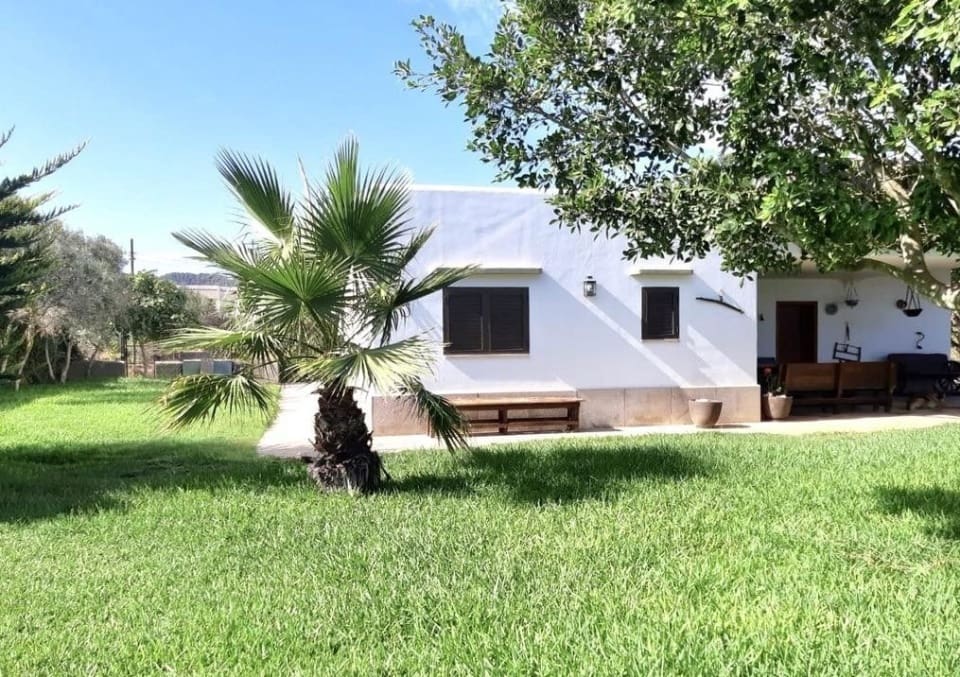 3 soveværelse Villa til salg i Sant Jordi de Ses Salines med garage - € 1.600.000 (Ref: 9187502)