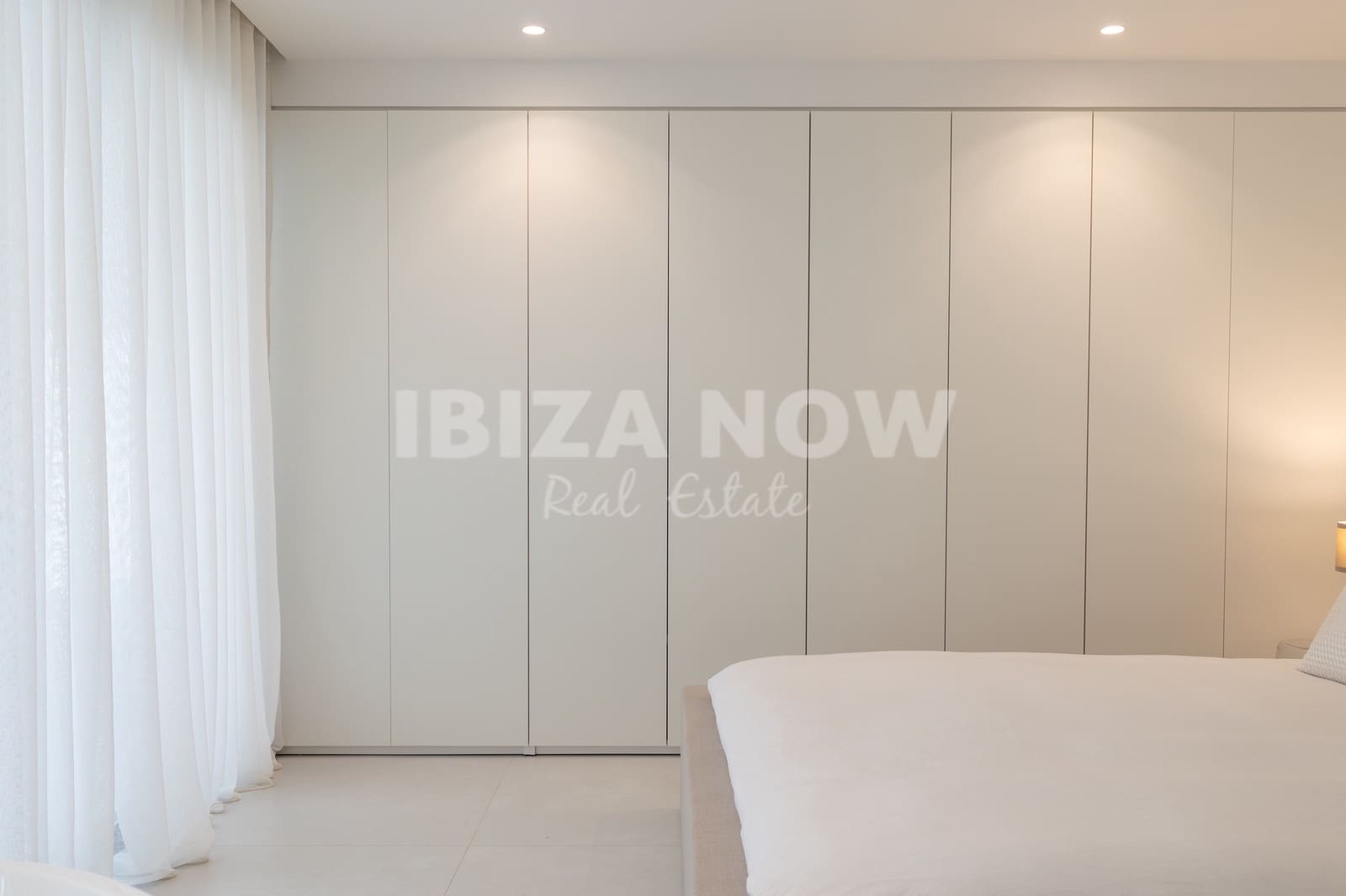 4 soverom Leilighet til salgs i Talamanca med svømmebasseng garasje - € 1 650 000 (Ref: 9263511)