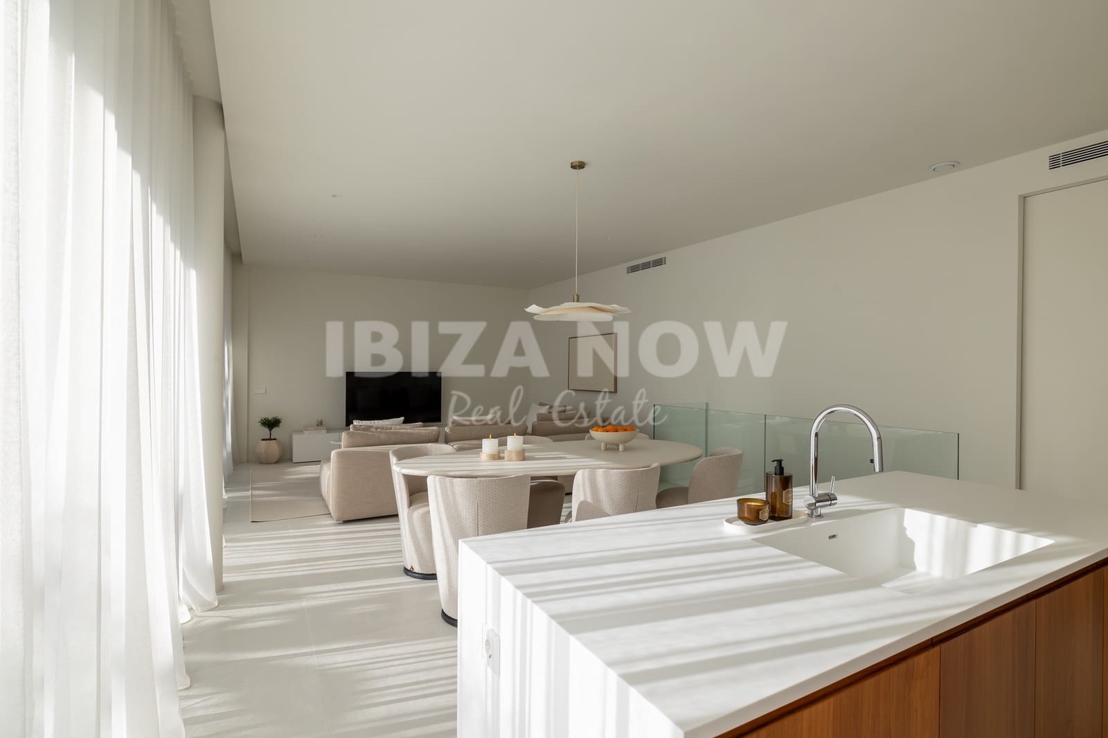 4 soverom Leilighet til salgs i Talamanca med svømmebasseng garasje - € 1 650 000 (Ref: 9263511)