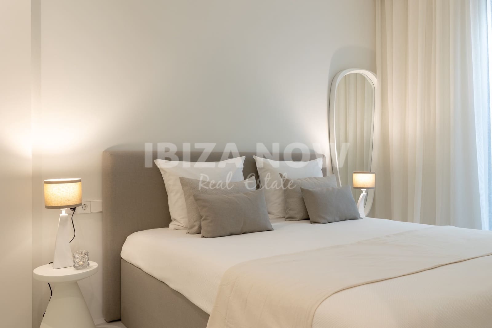 4 soverom Leilighet til salgs i Talamanca med svømmebasseng garasje - € 1 650 000 (Ref: 9263511)