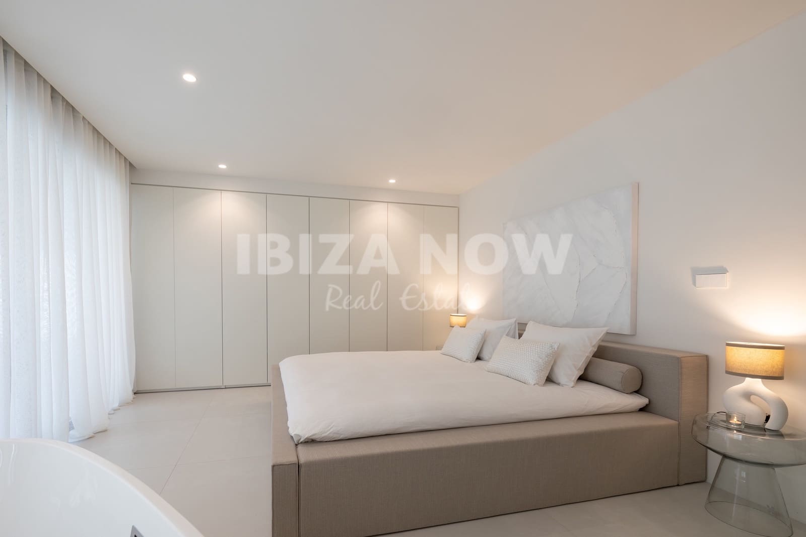 4 soverom Leilighet til salgs i Talamanca med svømmebasseng garasje - € 1 650 000 (Ref: 9263511)