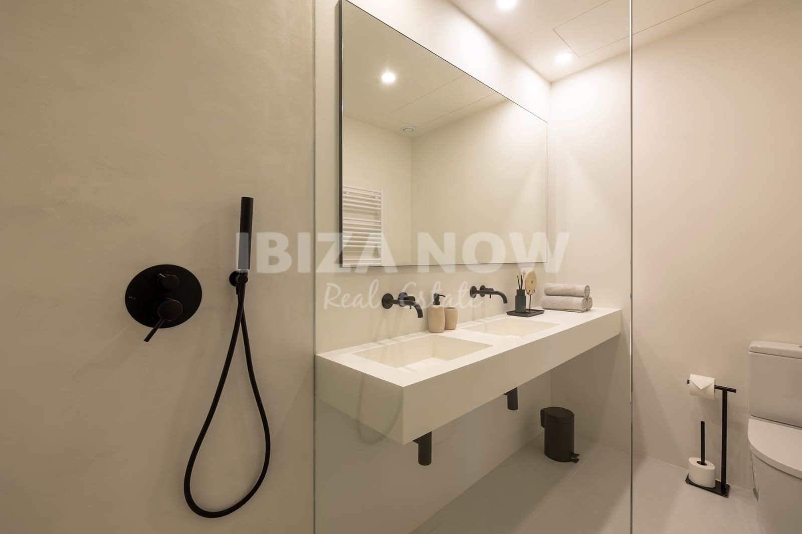 4 soverom Leilighet til salgs i Talamanca med svømmebasseng garasje - € 1 650 000 (Ref: 9263511)