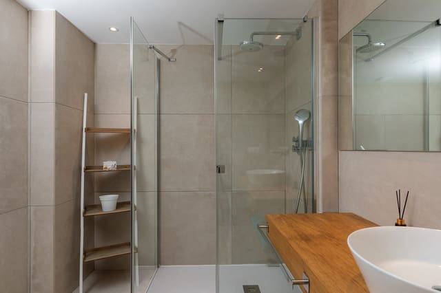 3 slaapkamer Appartement te koop in Cala Vadella, San Jose / Sant Josep de Sa Talaia met zwembad - € 640.000 (Ref: 9306722)