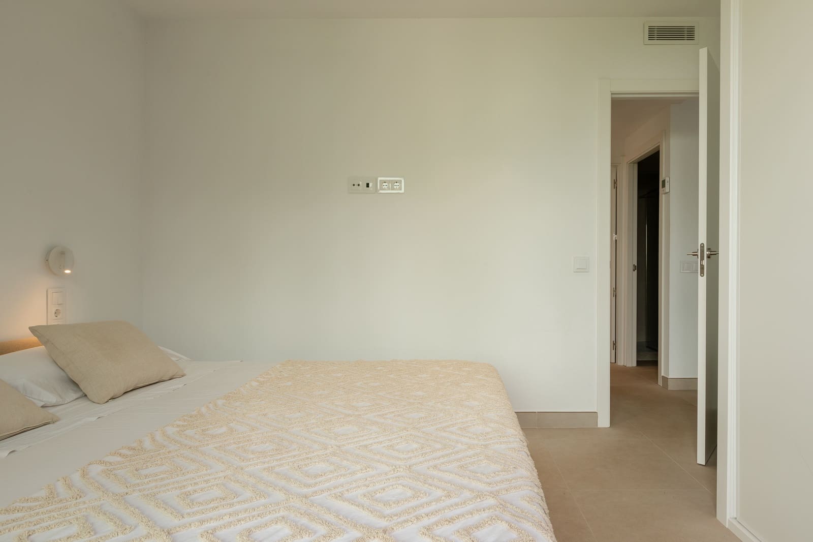 2 makuuhuone Huoneisto myytävänä paikassa Sant Antoni de Portmany mukana uima-altaan 
autotalli - 615 000 € (Ref: 9360845)