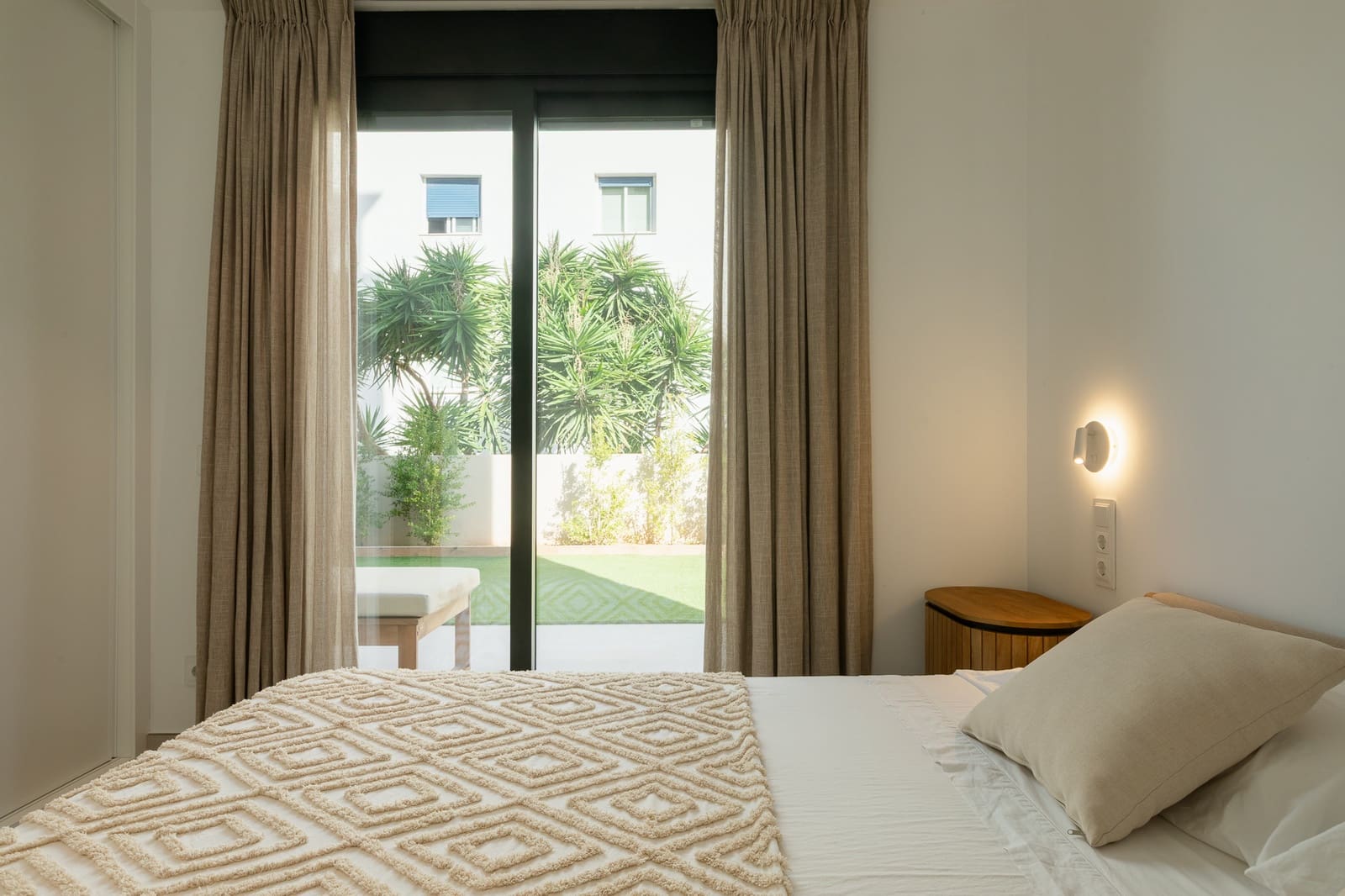 2 makuuhuone Huoneisto myytävänä paikassa Sant Antoni de Portmany mukana uima-altaan 
autotalli - 615 000 € (Ref: 9360845)