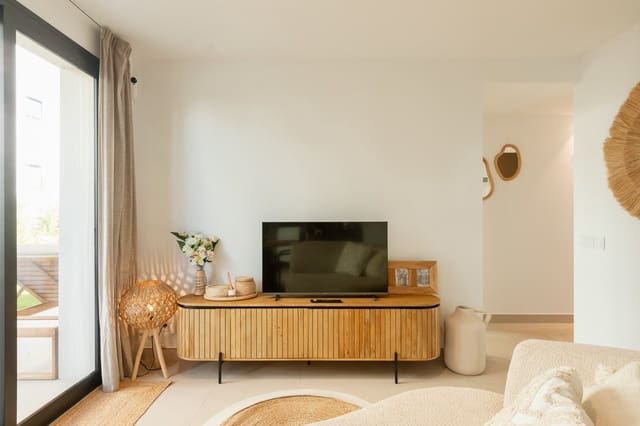 Apartamento de 2 habitaciones en Sant Antoni de Portmany en venta con piscina garaje - 595.000 € (Ref: 9360845)