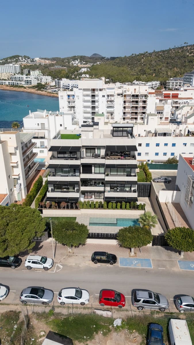 2 bedroom Apartment for sale in Sant Antoni de Portmany with pool garage - € 595,000 (Ref: 9360845)