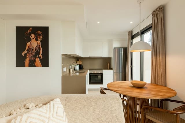 Apartamento de 2 habitaciones en Sant Antoni de Portmany en venta con piscina garaje - 595.000 € (Ref: 9360845)