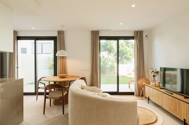 Apartamento de 2 habitaciones en Sant Antoni de Portmany en venta con piscina garaje - 595.000 € (Ref: 9360845)