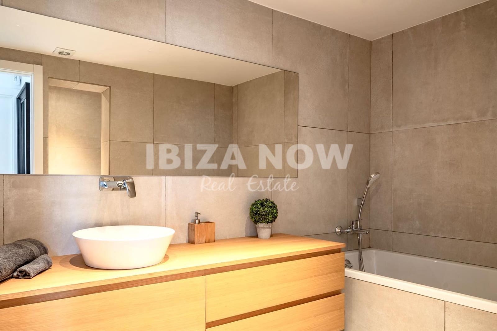 2 bedroom Apartment for sale in Cala Vadella with pool - € 690,000 (Ref: 9394485)