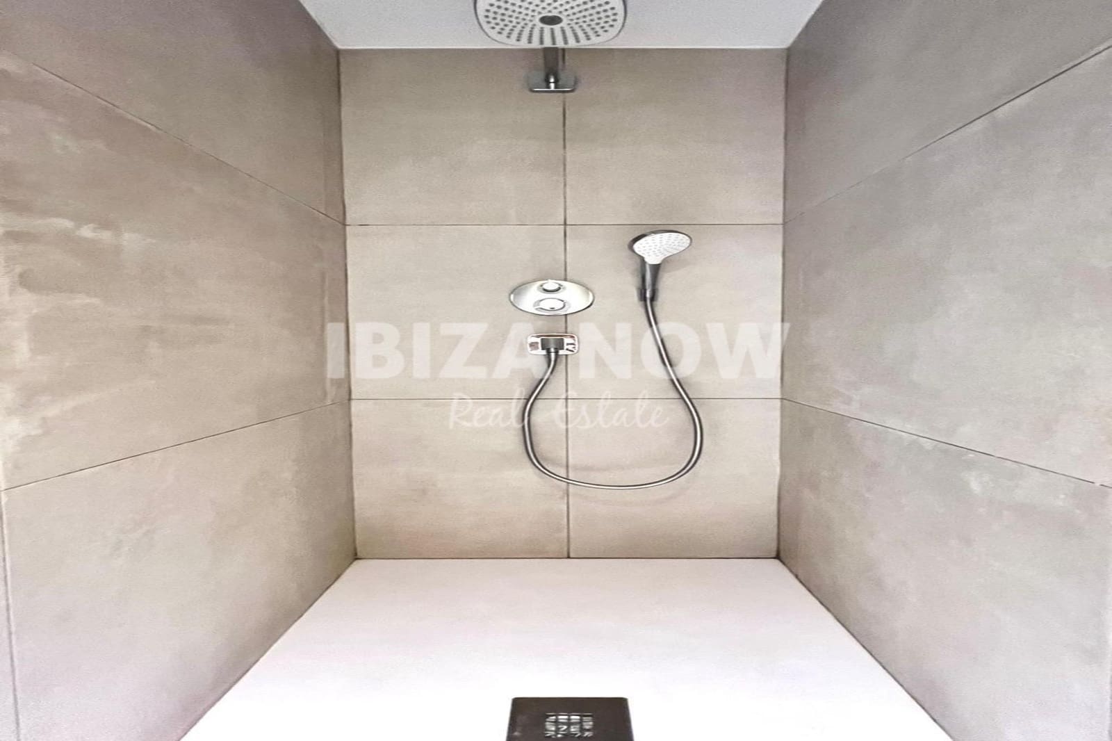 2 bedroom Apartment for sale in Cala Vadella with pool - € 690,000 (Ref: 9394485)