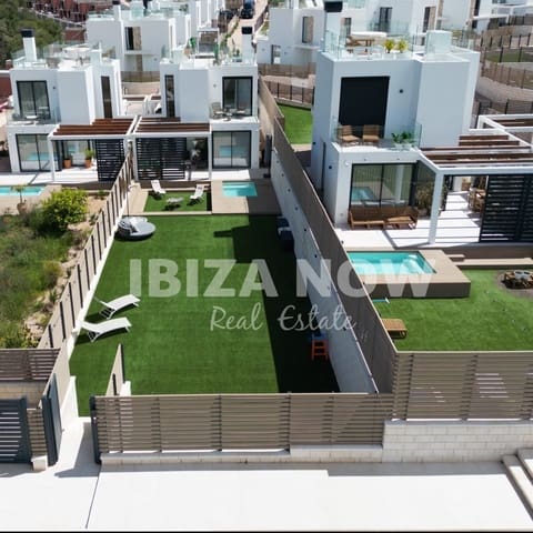 3 makuuhuone Huvila myytävänä paikassa Cala Tarida, San Jose / Sant Josep de Sa Talaia mukana uima-altaan 
autotalli - 1 200 000 € (Ref: 9466298)