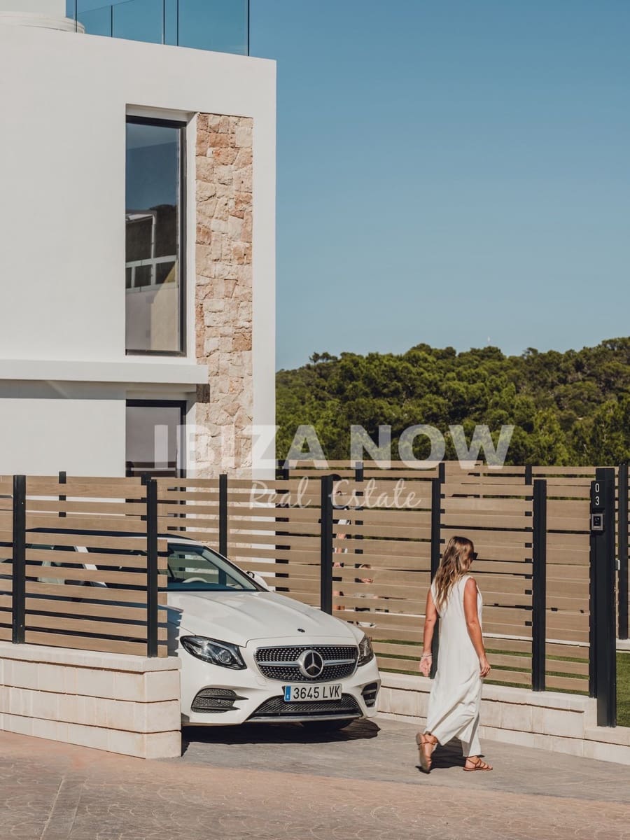 Chalet de 3 habitaciones en Cala Tarida en venta con piscina garaje - 1.200.000 € (Ref: 9466298)