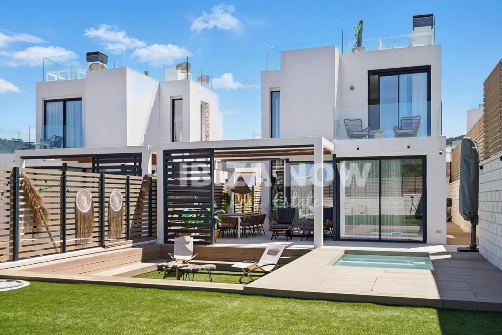 Chalet de 3 habitaciones en Cala Tarida en venta con piscina garaje - 1.200.000 € (Ref: 9466298)