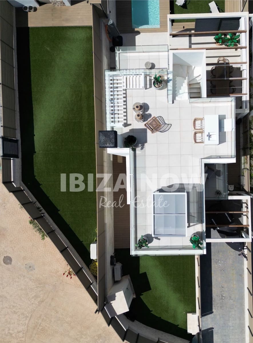 Chalet de 3 habitaciones en Cala Tarida en venta con piscina garaje - 1.200.000 € (Ref: 9466298)