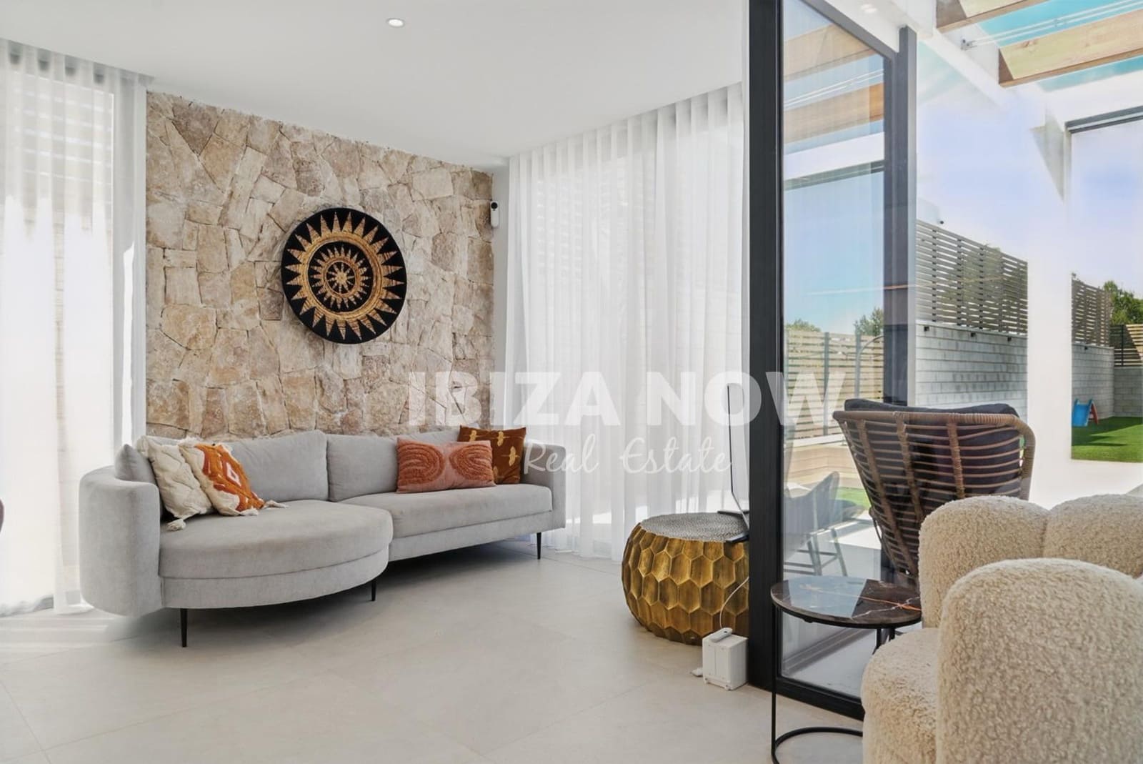 Chalet de 3 habitaciones en Cala Tarida en venta con piscina garaje - 1.200.000 € (Ref: 9466298)