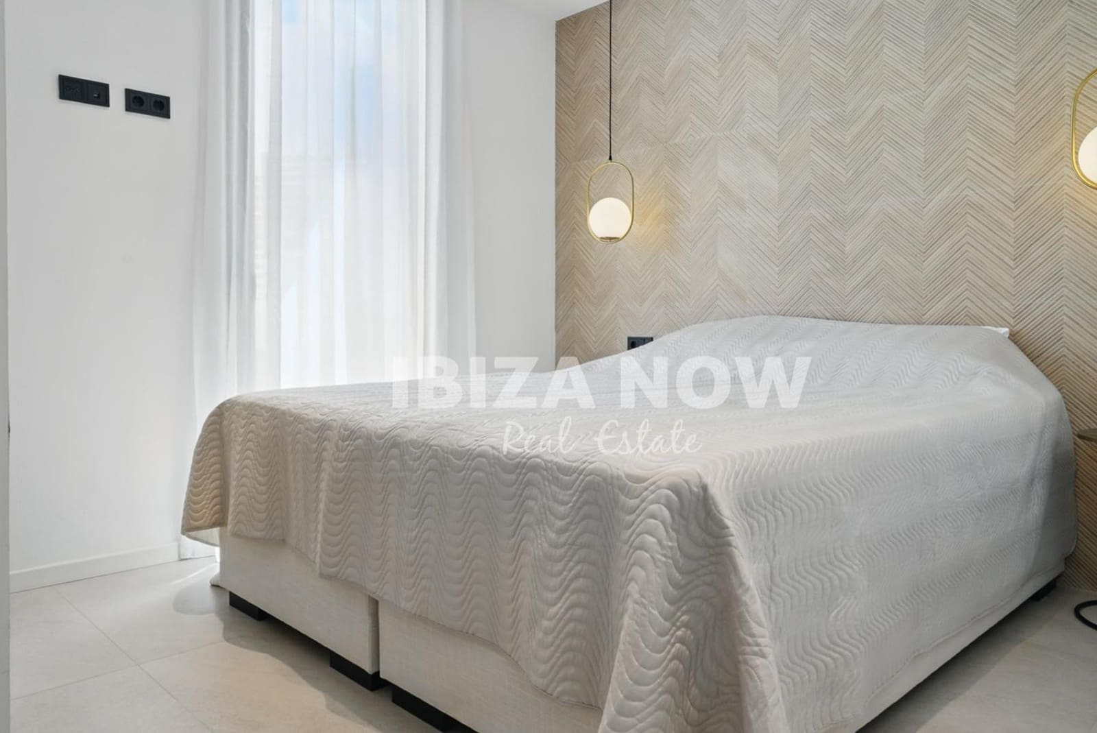 Chalet de 3 habitaciones en Cala Tarida en venta con piscina garaje - 1.200.000 € (Ref: 9466298)