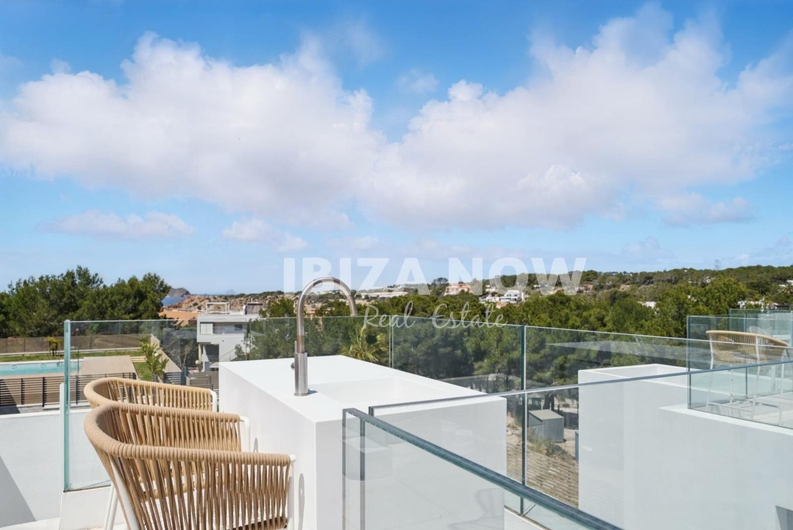 Chalet de 3 habitaciones en Cala Tarida en venta con piscina garaje - 1.200.000 € (Ref: 9466298)