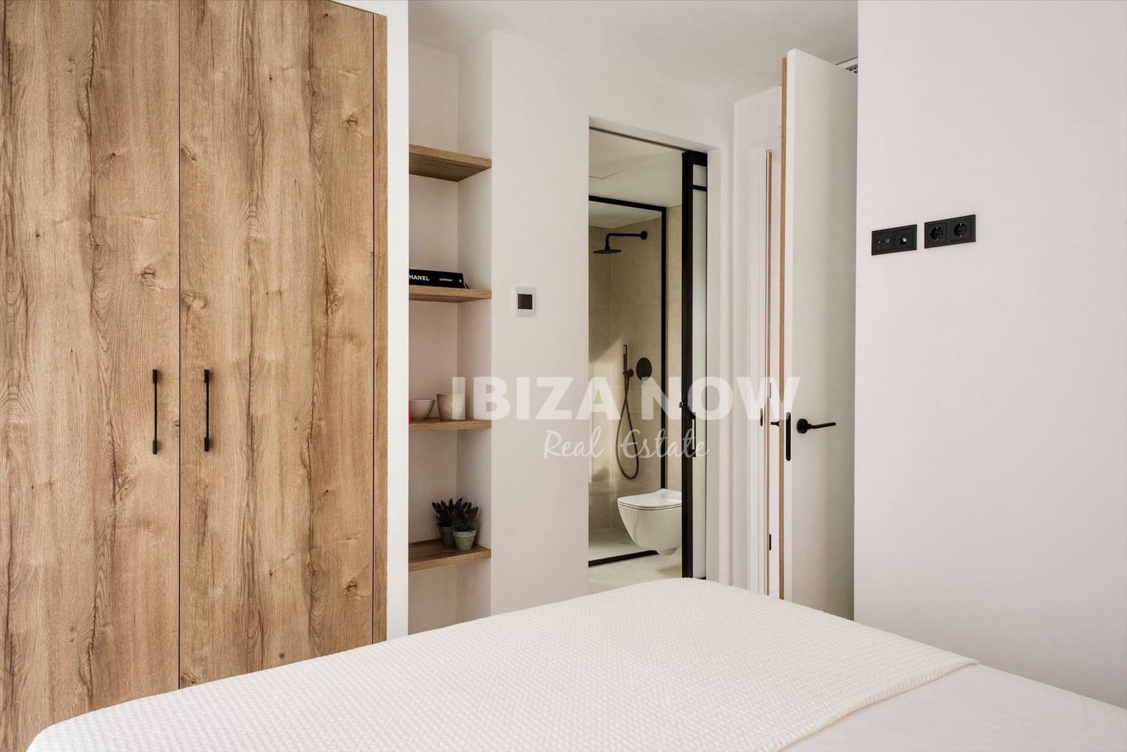 Chalet de 3 habitaciones en Cala Tarida en venta con piscina garaje - 1.200.000 € (Ref: 9466298)