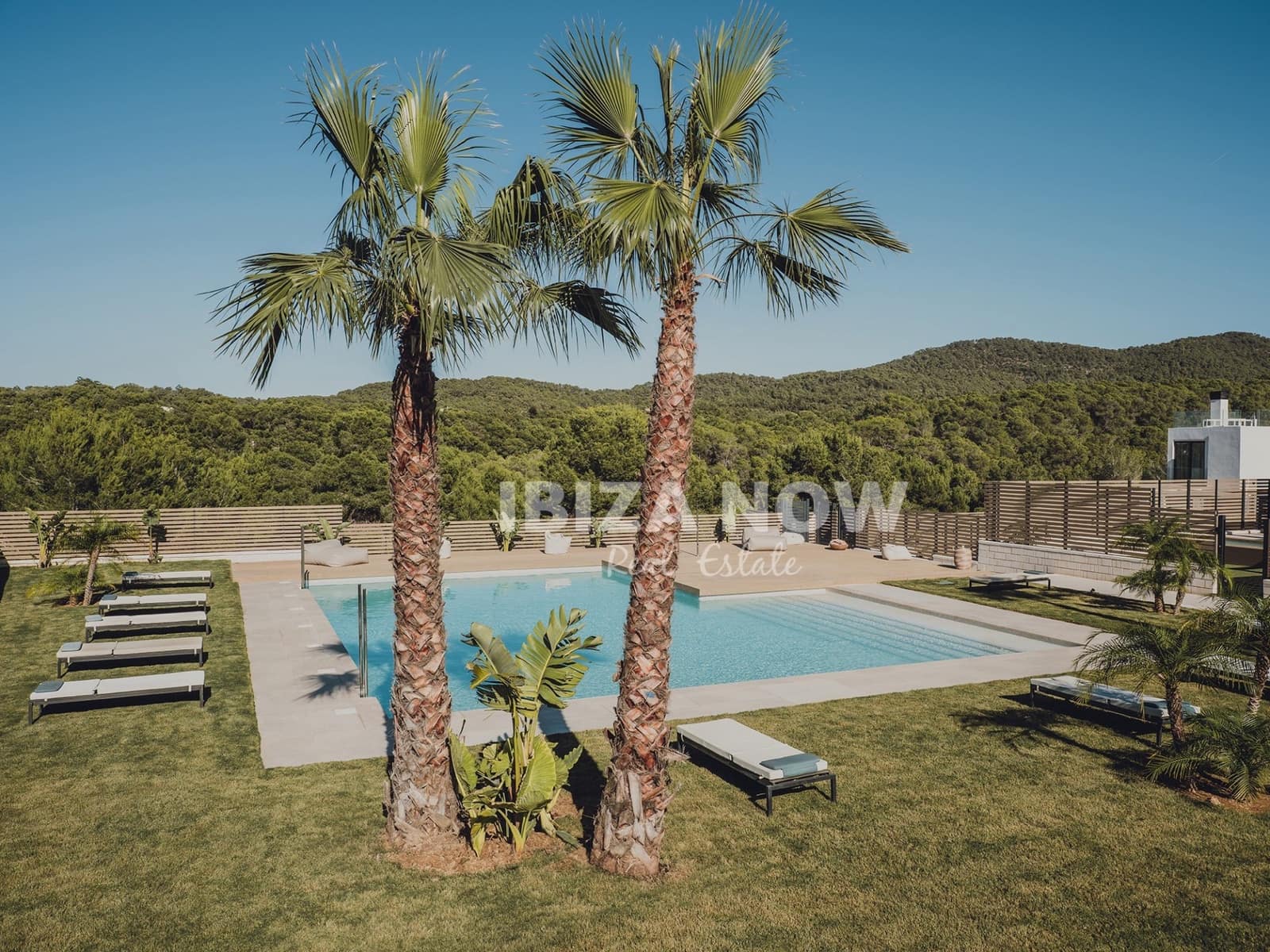 Chalet de 3 habitaciones en Cala Tarida en venta con piscina garaje - 1.200.000 € (Ref: 9466298)