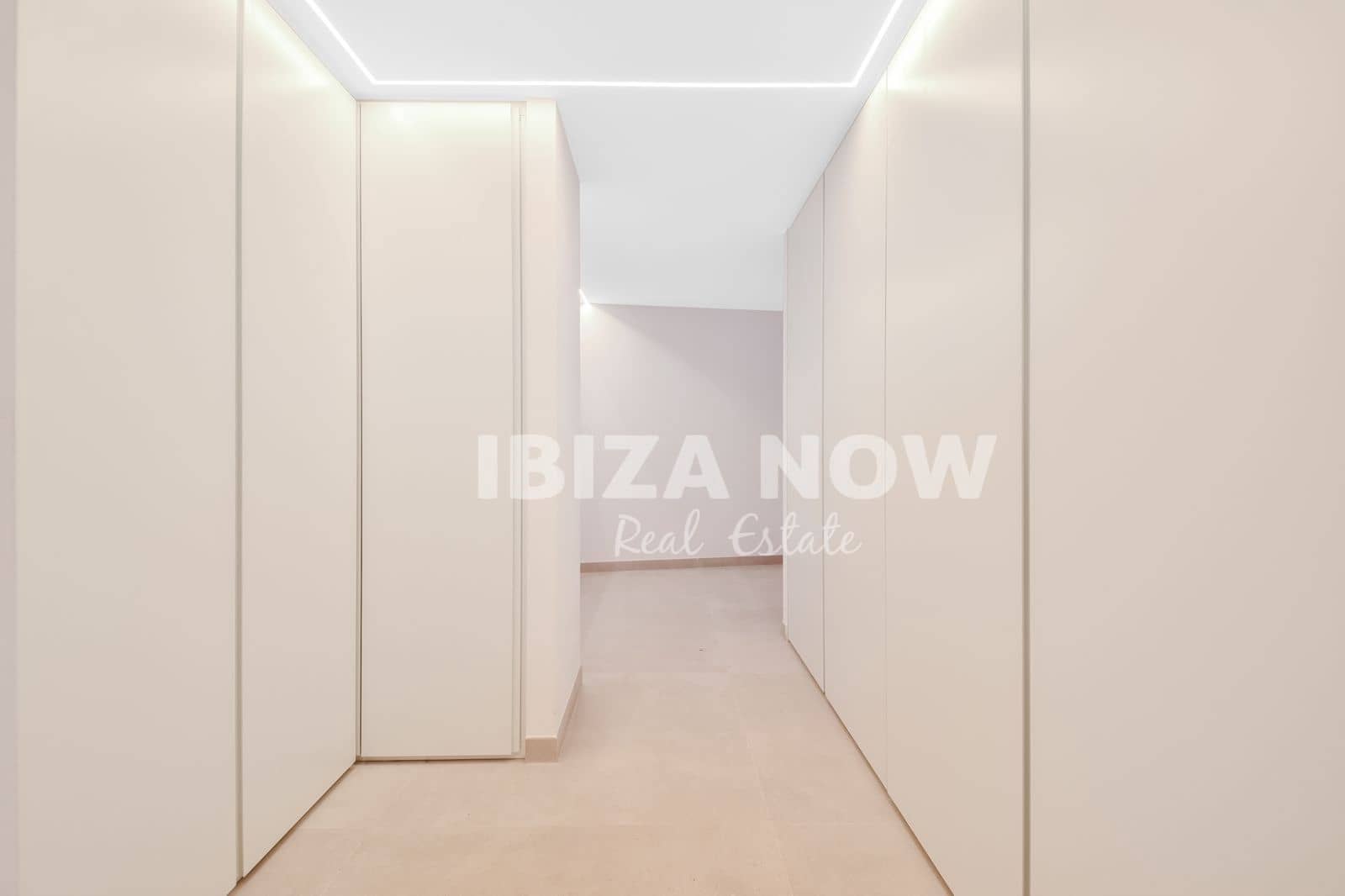 5 bedroom Villa for sale in Ibiza / Eivissa town with pool garage - € 5,700,000 (Ref: 9466299)