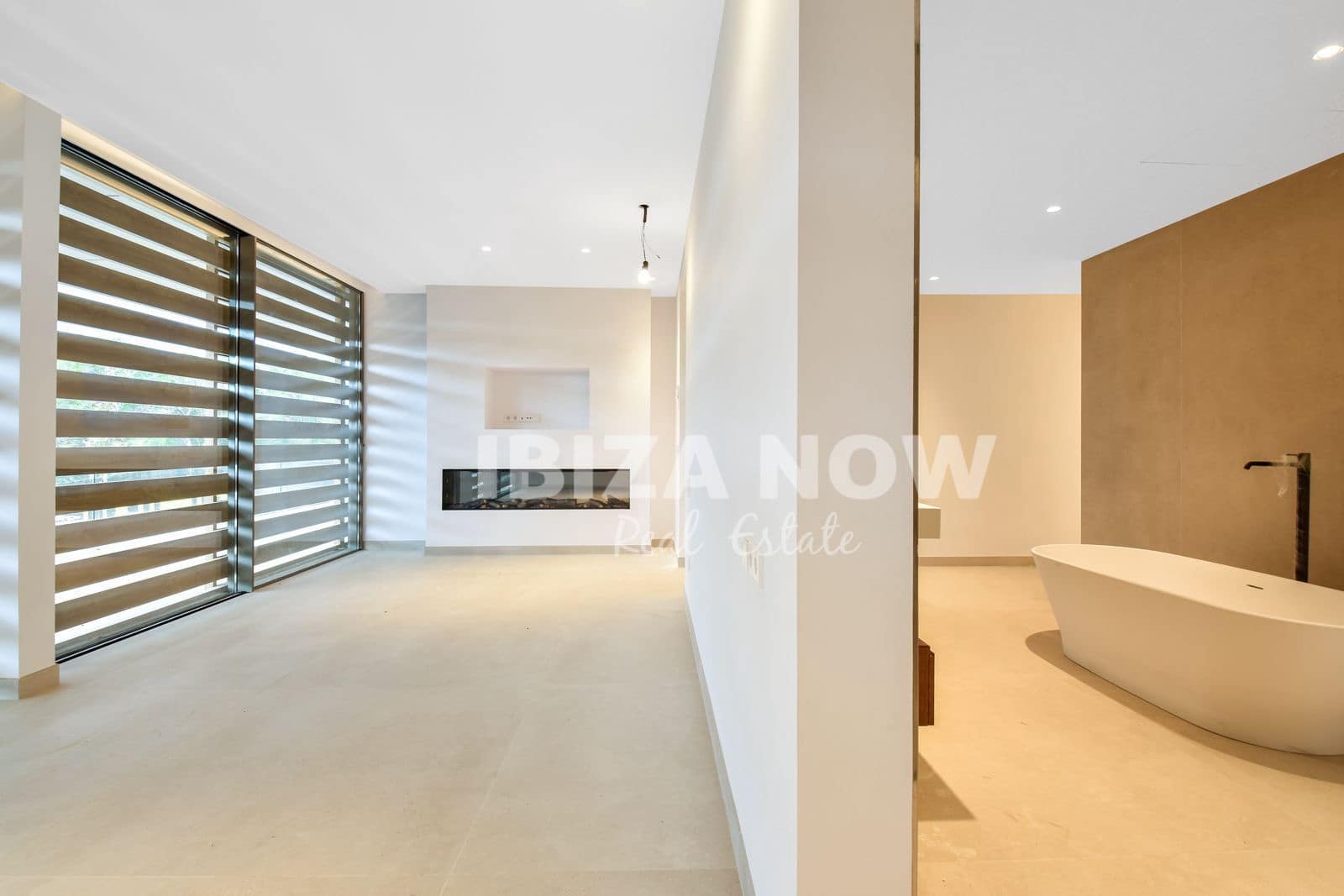 5 bedroom Villa for sale in Ibiza / Eivissa town with pool garage - € 5,700,000 (Ref: 9466299)