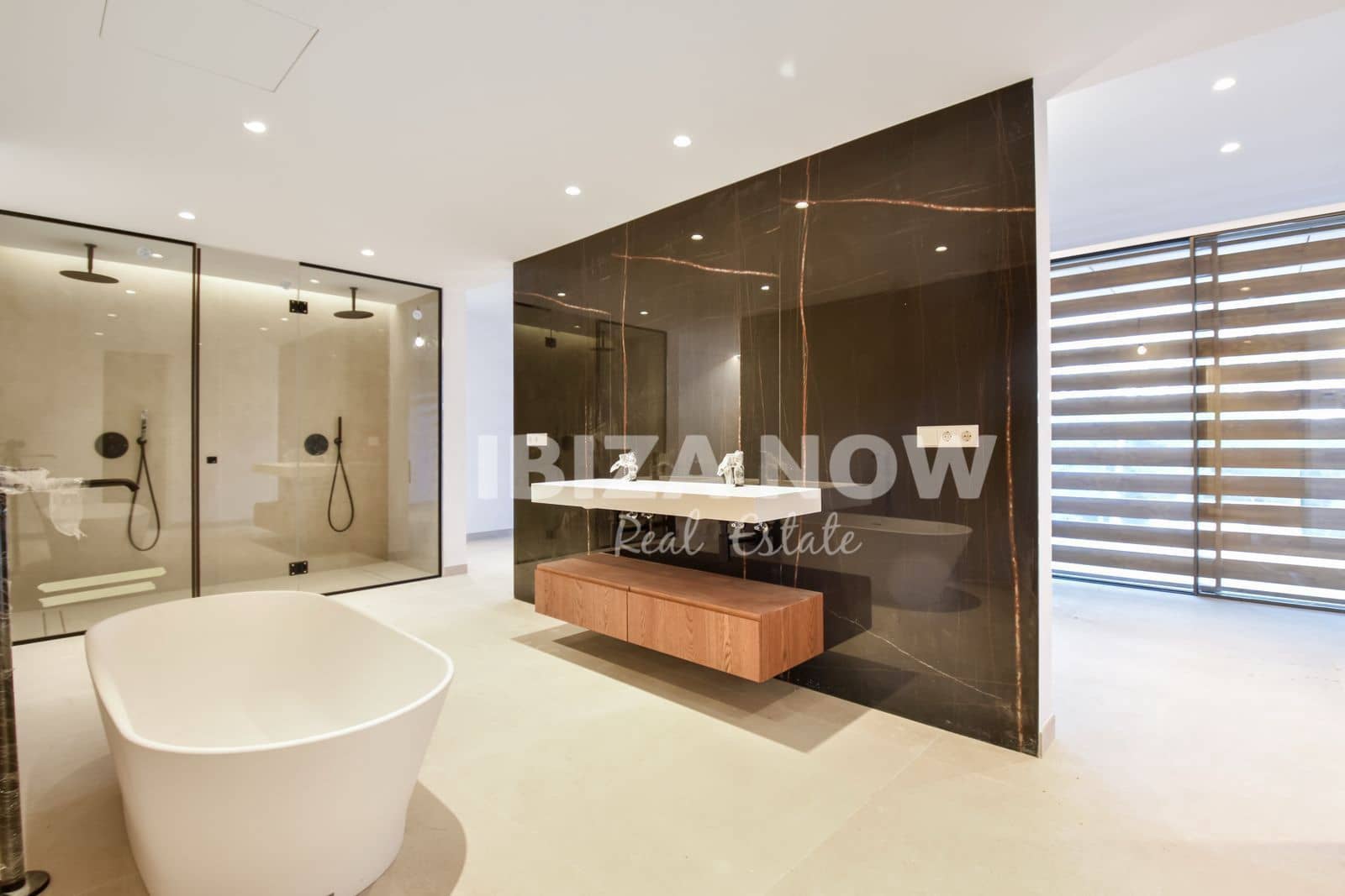 5 bedroom Villa for sale in Ibiza / Eivissa town with pool garage - € 5,700,000 (Ref: 9466299)