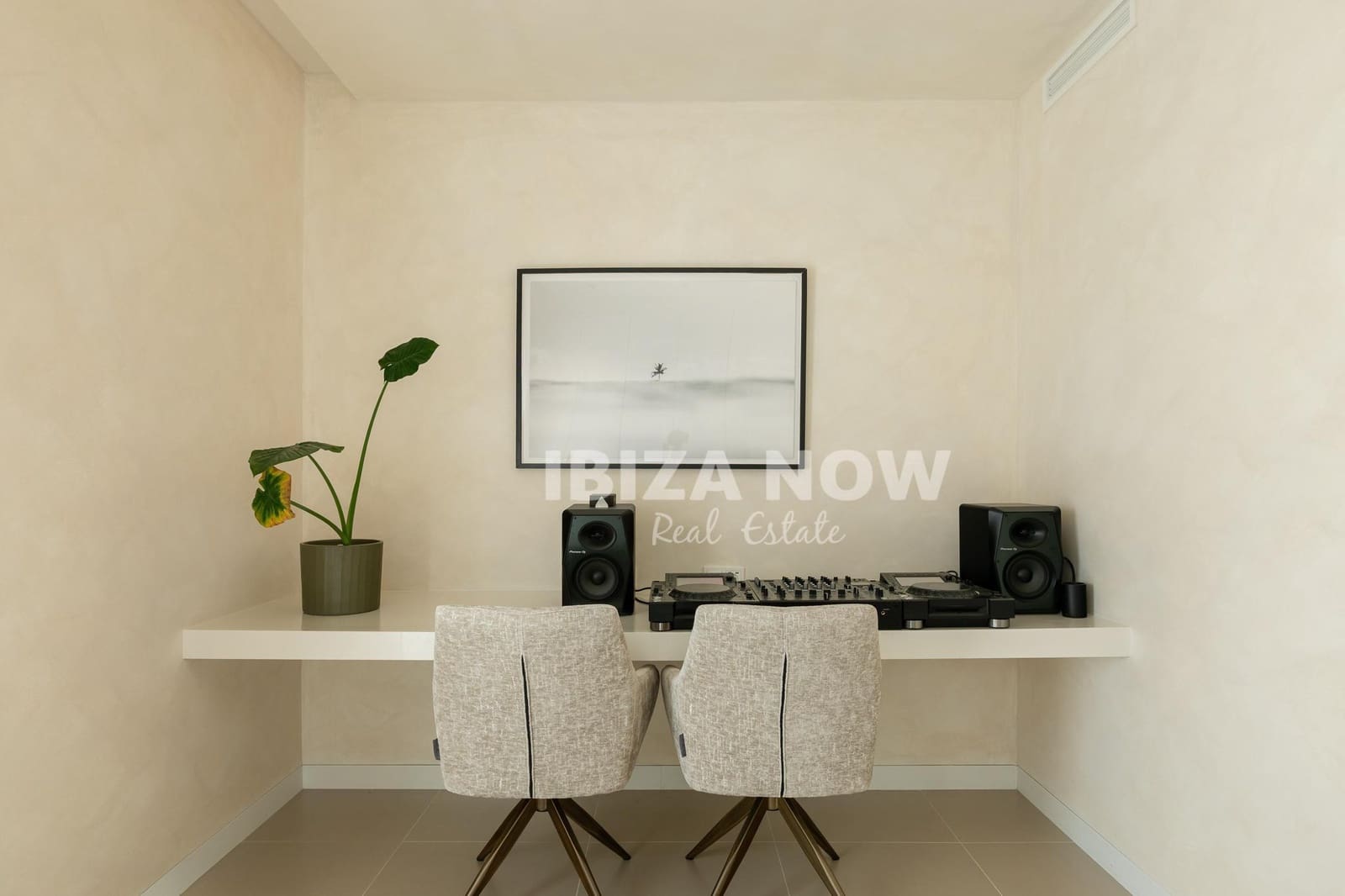 4 bedroom Apartment for sale in Ibiza / Eivissa town with garage - € 2,885,000 (Ref: 9467741)