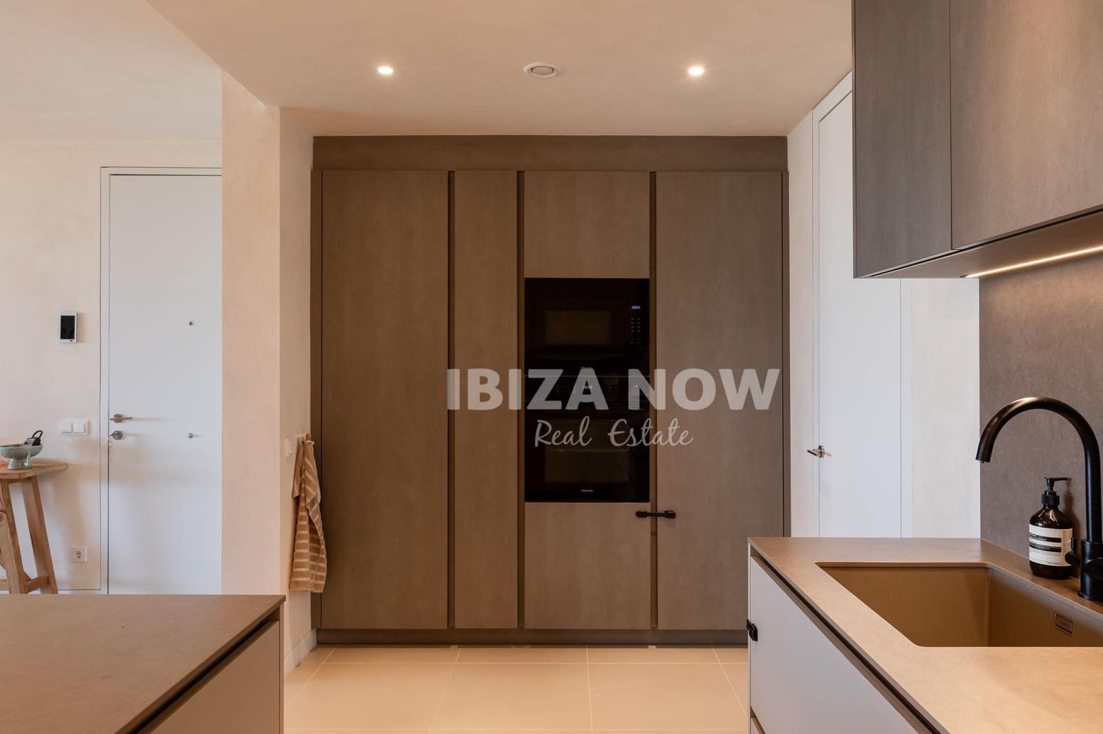 4 bedroom Apartment for sale in Ibiza / Eivissa town with garage - € 2,885,000 (Ref: 9467741)