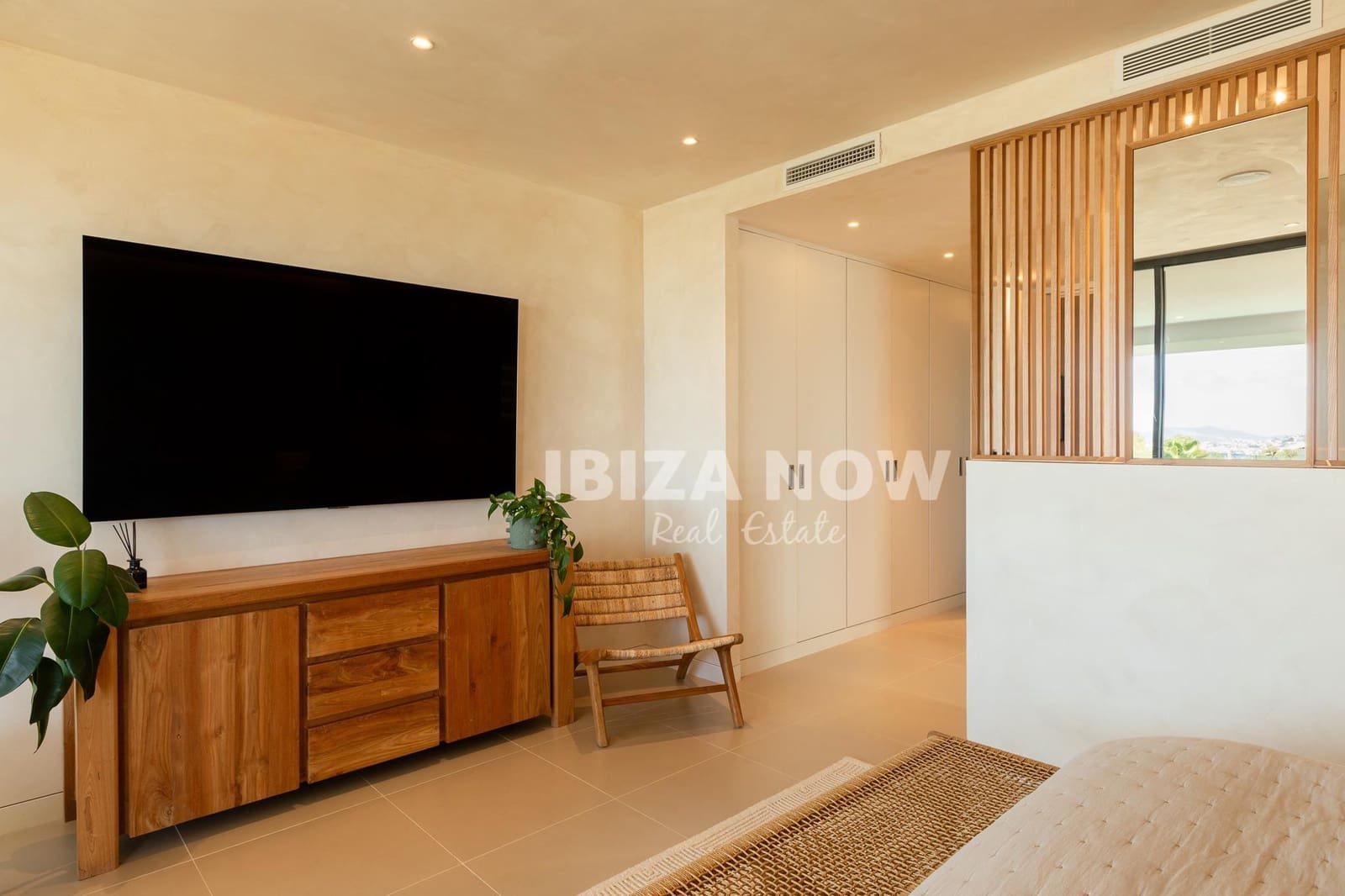 4 bedroom Apartment for sale in Ibiza / Eivissa town with garage - € 2,885,000 (Ref: 9467741)