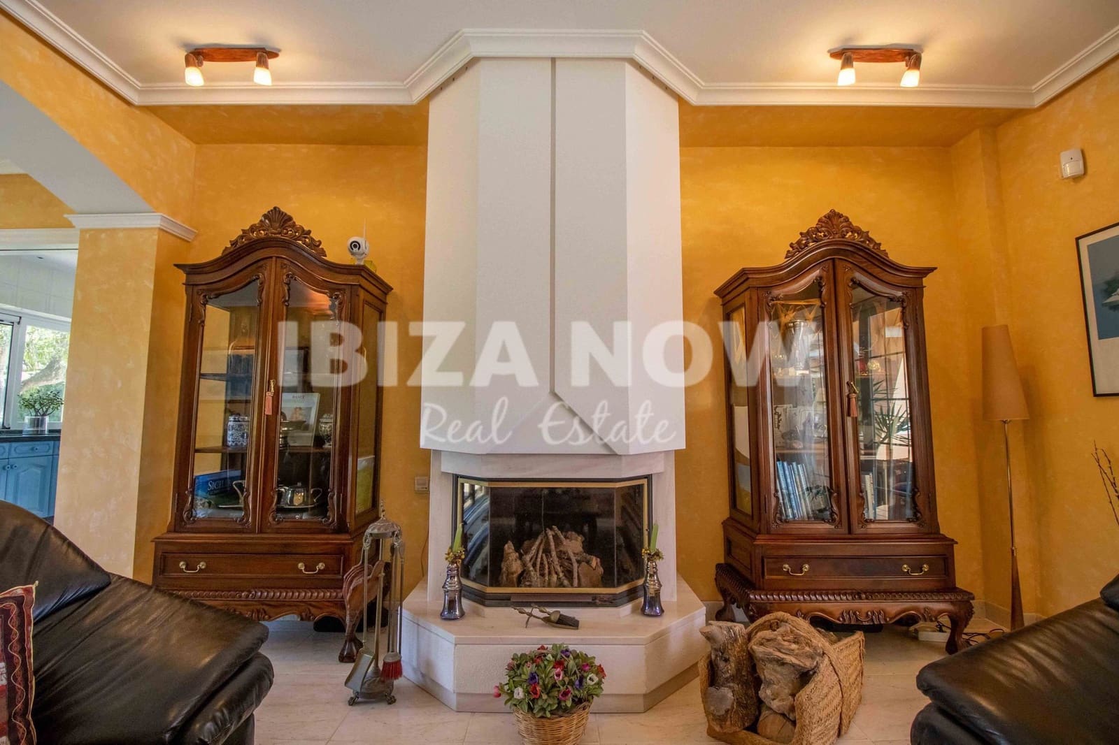 7 slaapkamer Villa te koop in Ibiza dorp met zwembad garage - € 3.960.000 (Ref: 9467743)