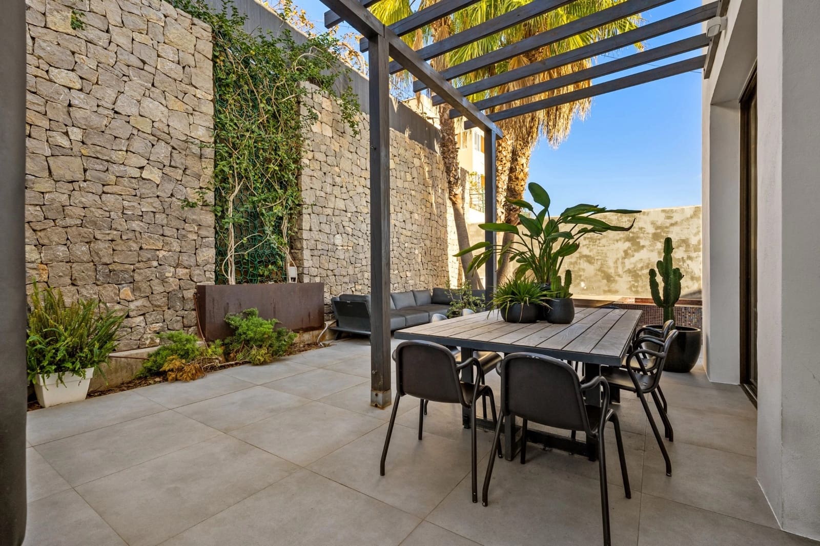 3 bedroom Apartment for sale in San Jose / Sant Josep de Sa Talaia with pool garage - € 1,149,000 (Ref: 9496647)