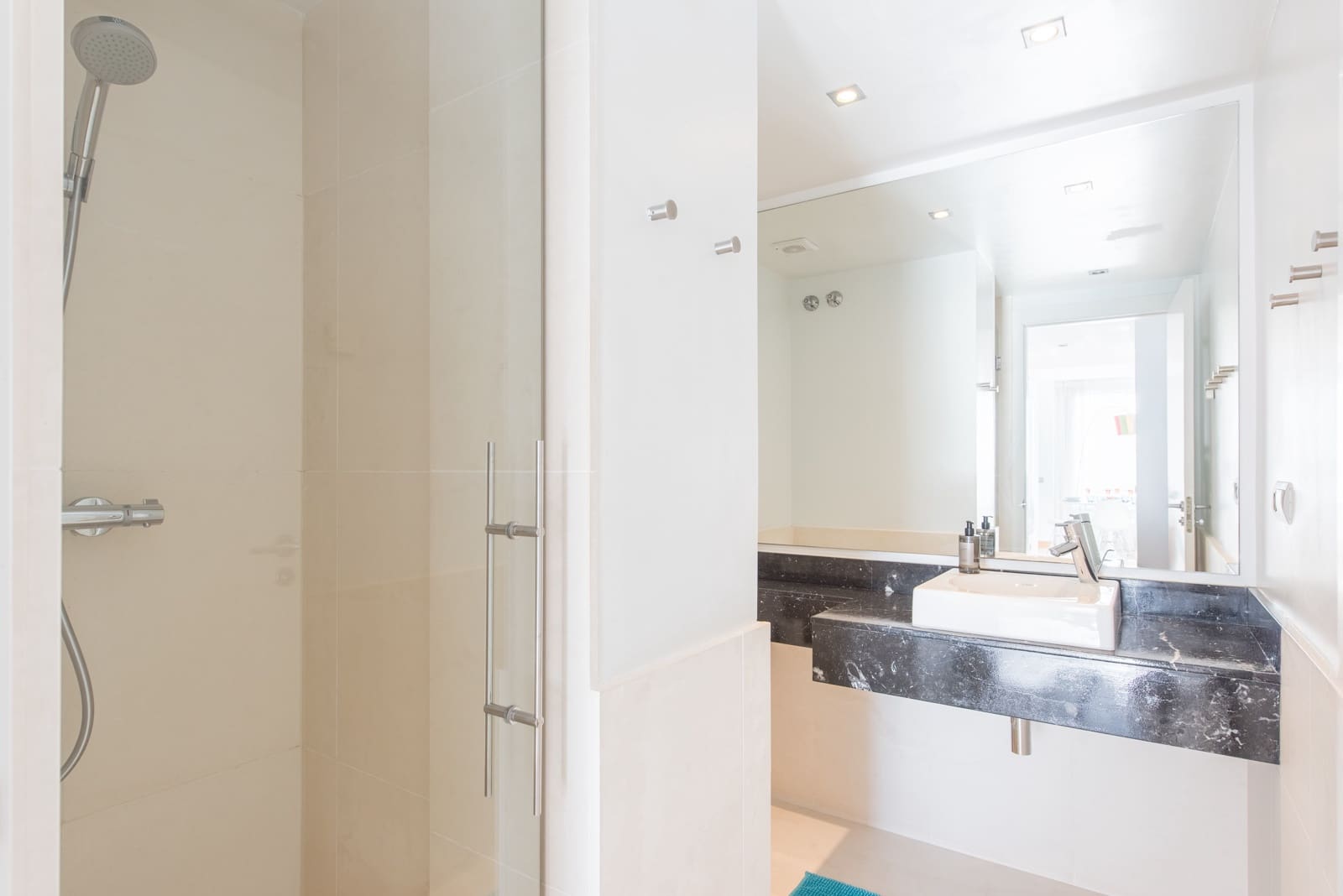 2 makuuhuone Huoneisto myytävänä paikassa Cap Martinet mukana 
autotalli - 895 000 € (Ref: 9554279)