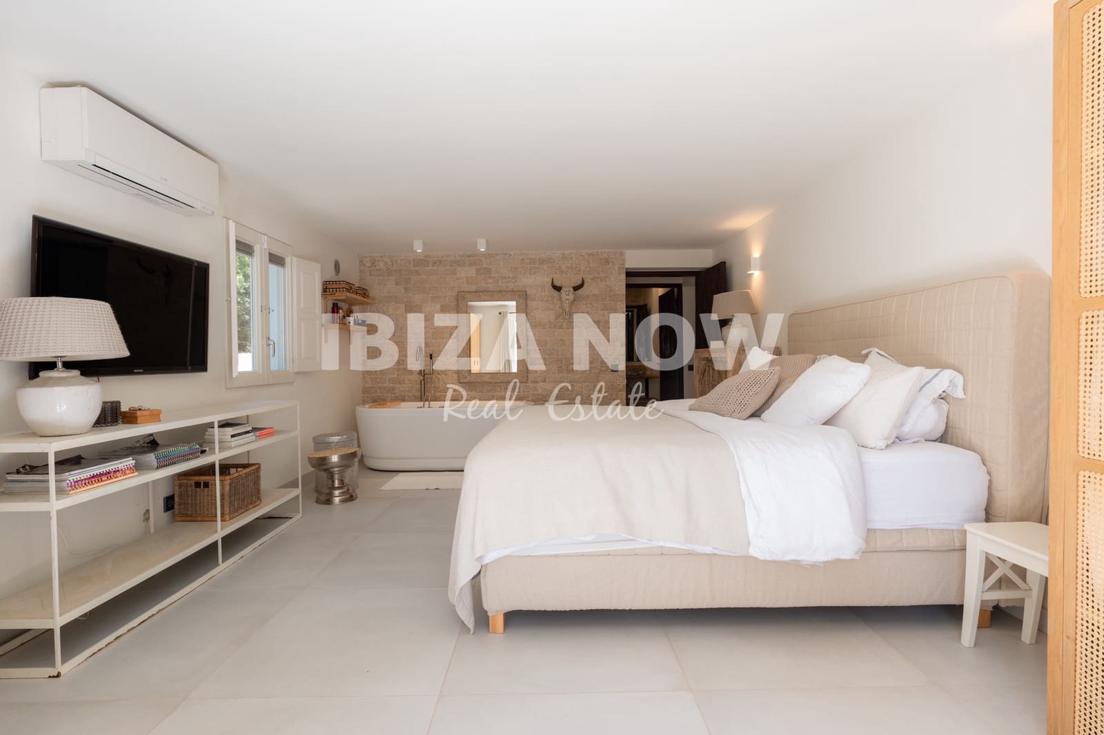 5 soverom Villa til salgs i Porroig med svømmebasseng garasje - € 3 500 000 (Ref: 9564023)