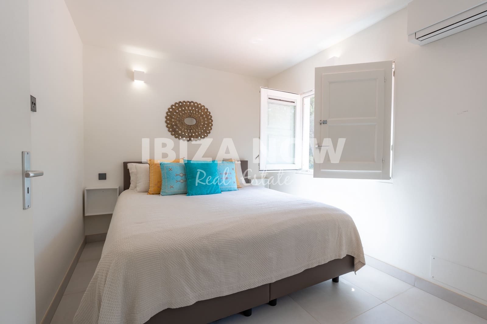 5 soverom Villa til salgs i Porroig med svømmebasseng garasje - € 3 500 000 (Ref: 9564023)