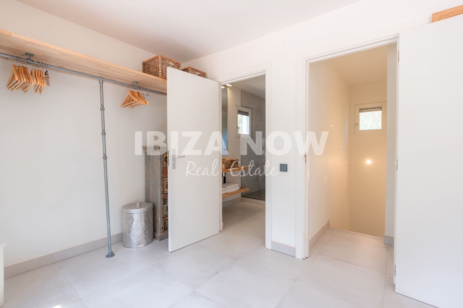 5 soverom Villa til salgs i Porroig med svømmebasseng garasje - € 3 500 000 (Ref: 9564023)