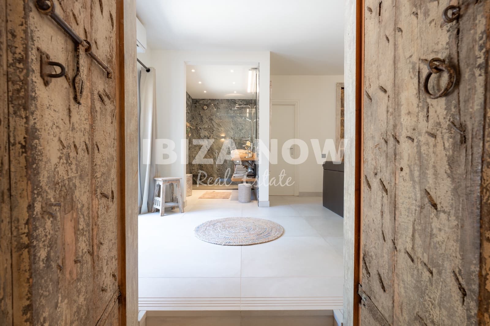 5 soverom Villa til salgs i Porroig med svømmebasseng garasje - € 3 500 000 (Ref: 9564023)