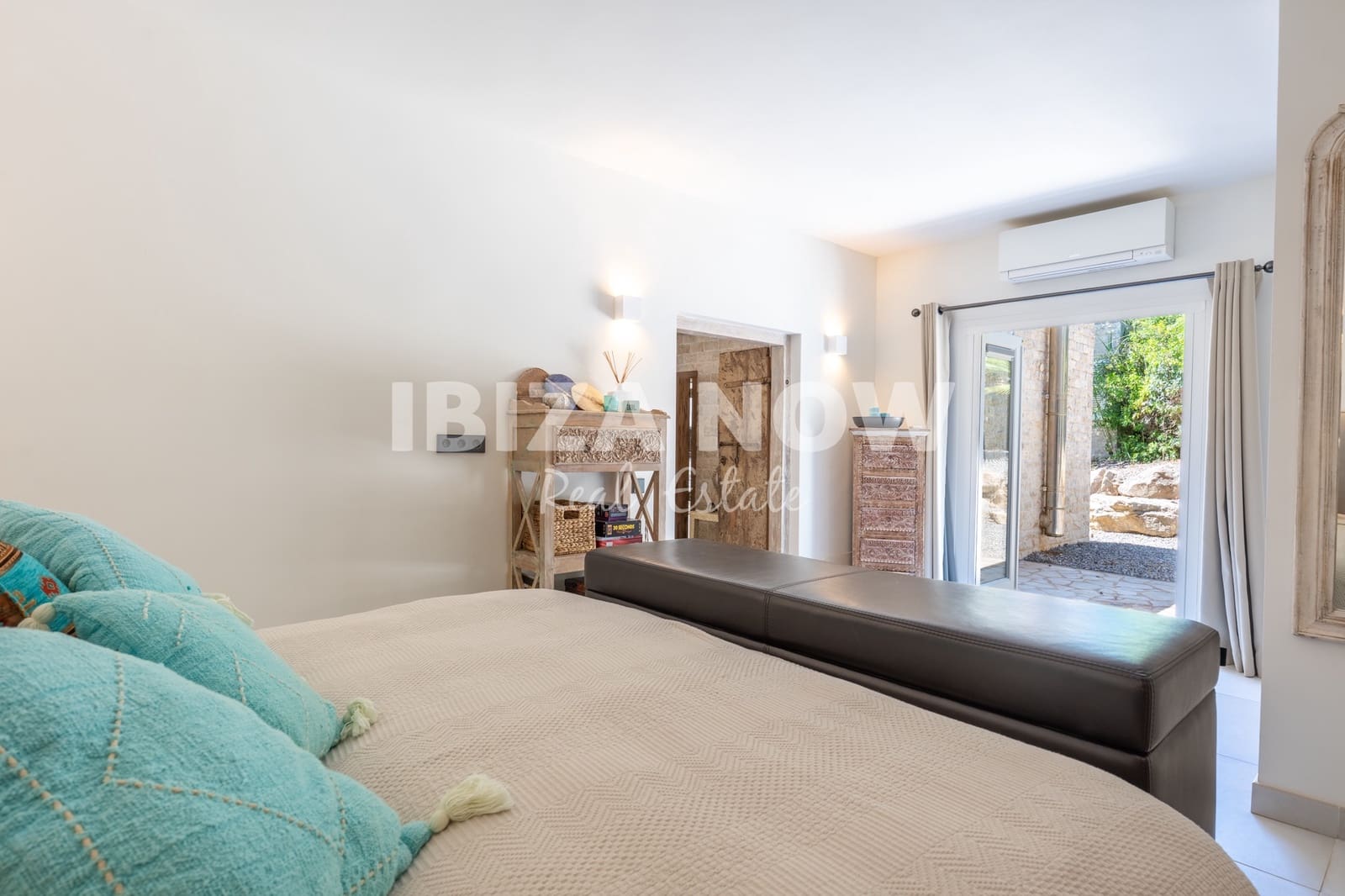 5 soverom Villa til salgs i Porroig med svømmebasseng garasje - € 3 500 000 (Ref: 9564023)