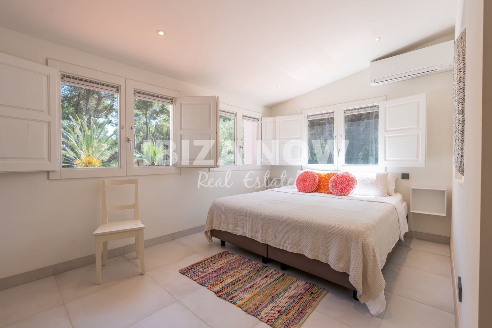 5 soverom Villa til salgs i Porroig med svømmebasseng garasje - € 3 500 000 (Ref: 9564023)