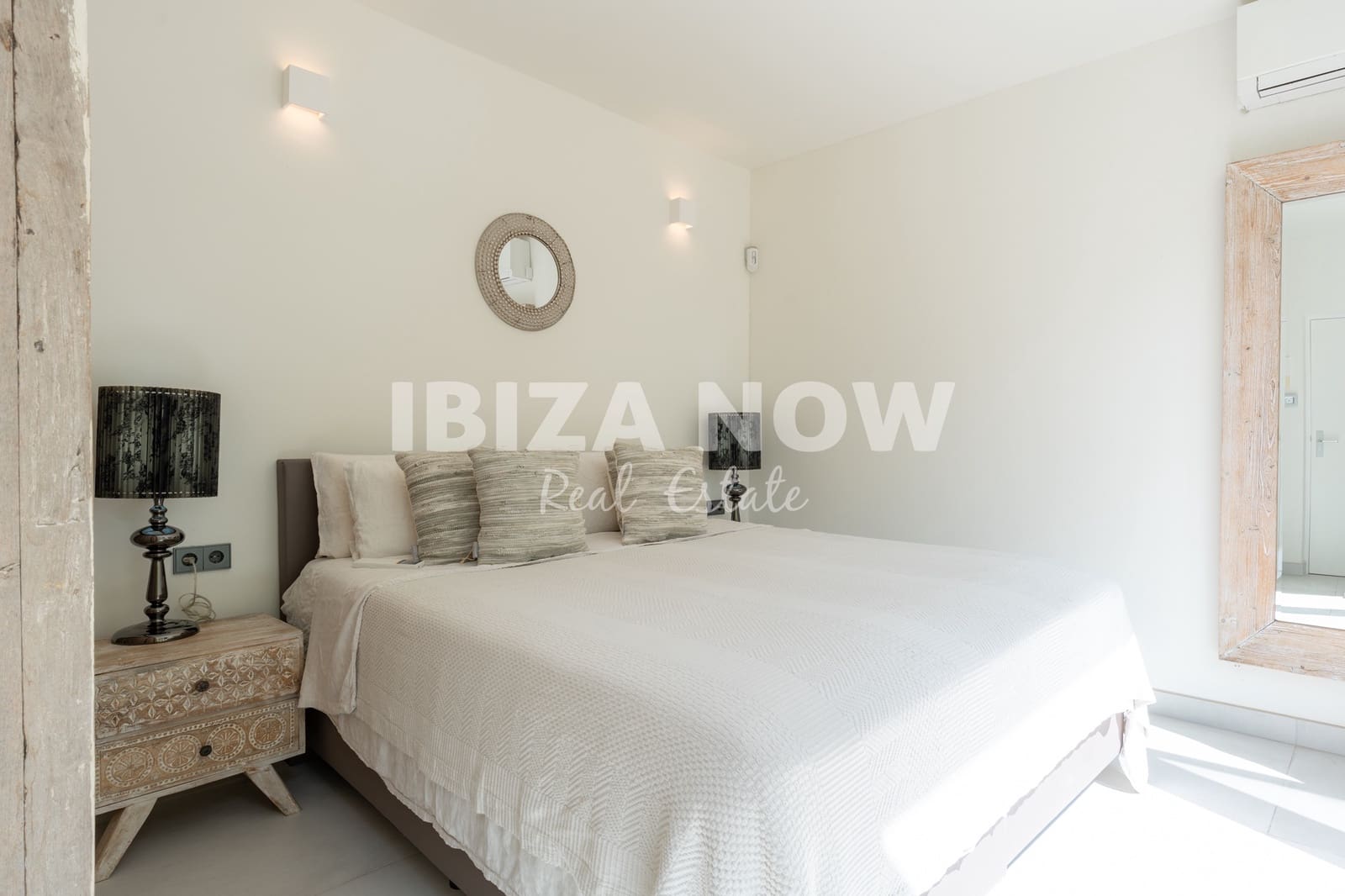 5 soverom Villa til salgs i Porroig med svømmebasseng garasje - € 3 500 000 (Ref: 9564023)