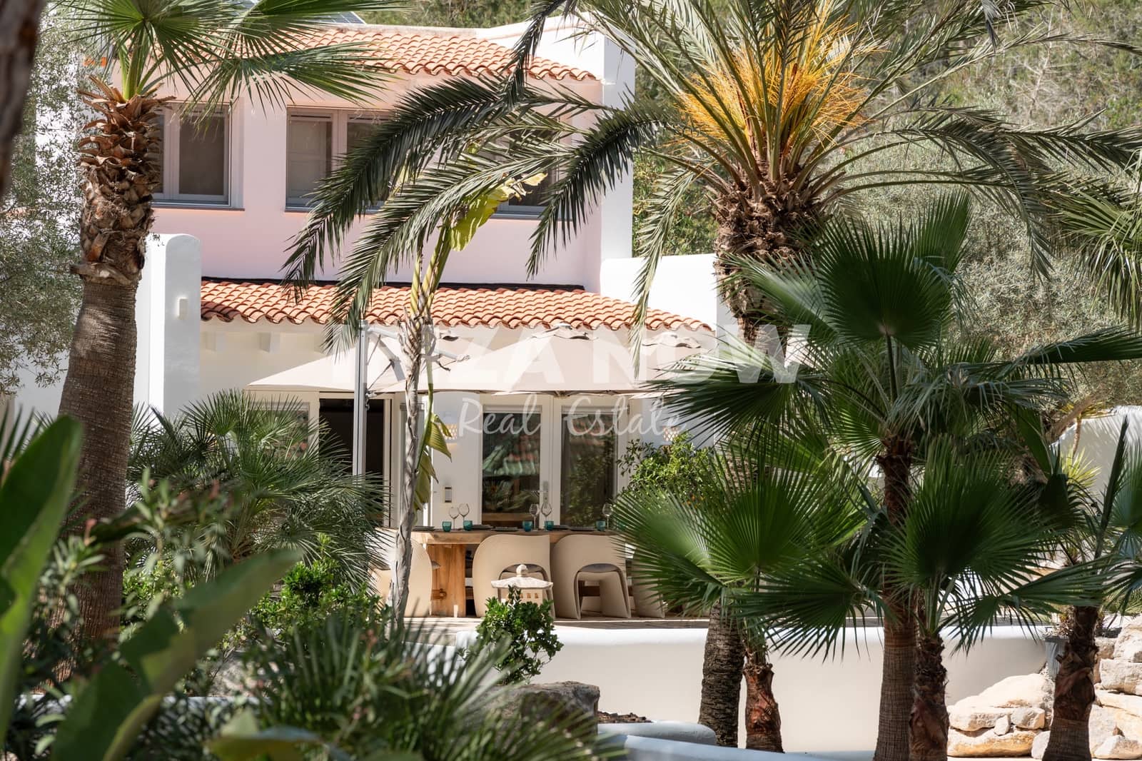 5 soverom Villa til salgs i Porroig med svømmebasseng garasje - € 3 500 000 (Ref: 9564023)