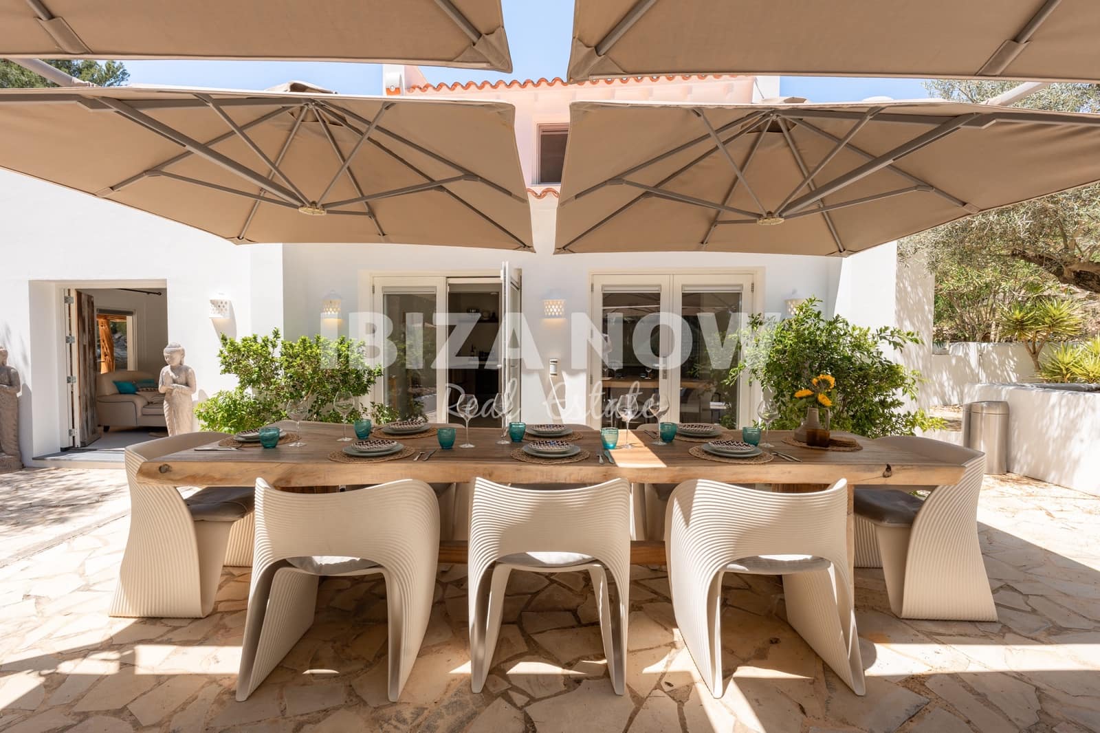 5 soverom Villa til salgs i Porroig med svømmebasseng garasje - € 3 500 000 (Ref: 9564023)