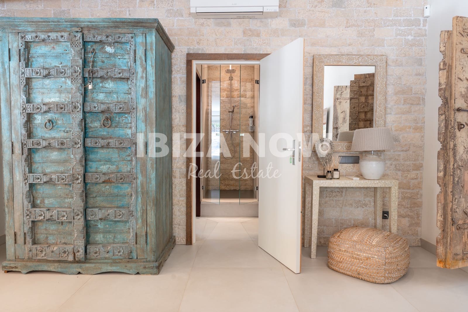 5 soverom Villa til salgs i Porroig med svømmebasseng garasje - € 3 500 000 (Ref: 9564023)